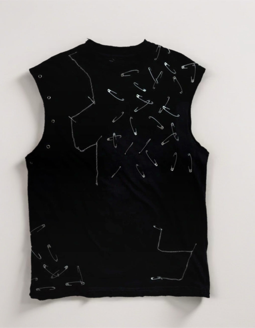 Sleeveless T-shirt
